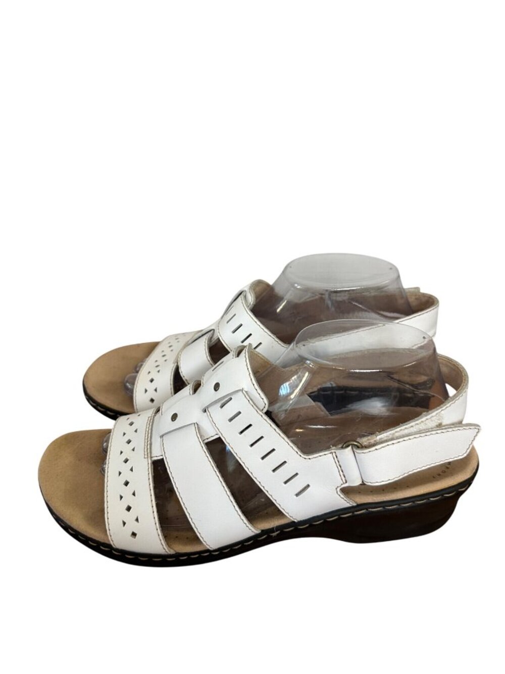 Clarks Size 10 Strappy Stylist Summer Comfy Casual Chic  Slip On Sandals White